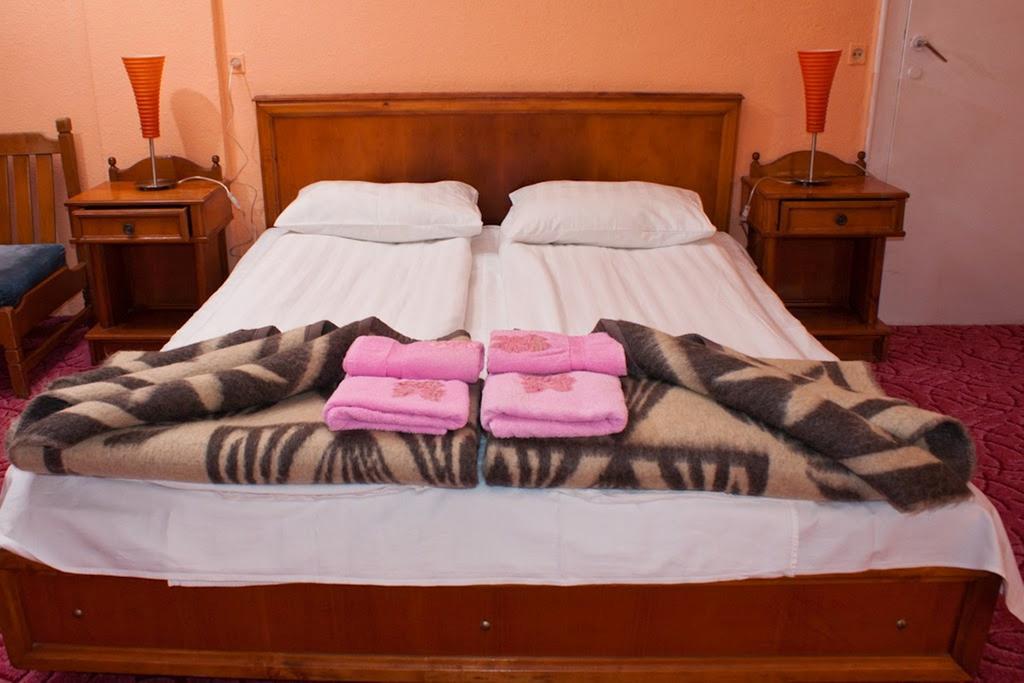Hotel Cerna Бэиле-Еркулане Номер фото